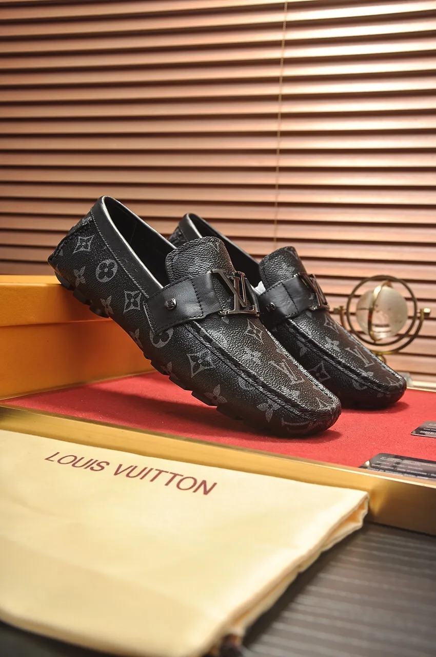 Men's men's shoes 💰420💶 [LV Doudou shoes] (water-dyed cowhide lining) new model is on the market, available on the official website. The new Doudou shoes are processed into single-color materials, and the uppers are made of imported cowhide material. The body of the shoe is fully hemmed with mark thread, and is lined with imported original cowhide leather. The elegant shoe shape is super suitable for all-matching, and the size is 38-44.